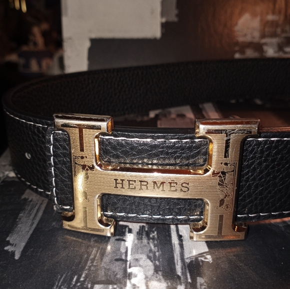 Ladies Hermes black leather Belt-  Belt buckle for this hard to find belt.42.5